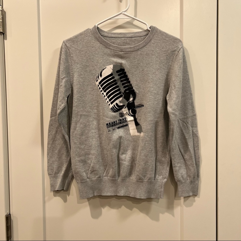 Grey Sweatershirt